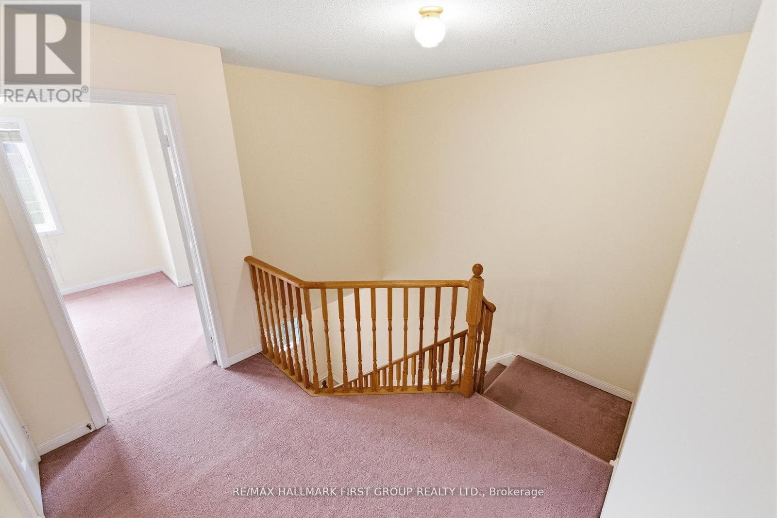 North Whitby 3+1 detached-link with separate-entrance basement near 401/407 12