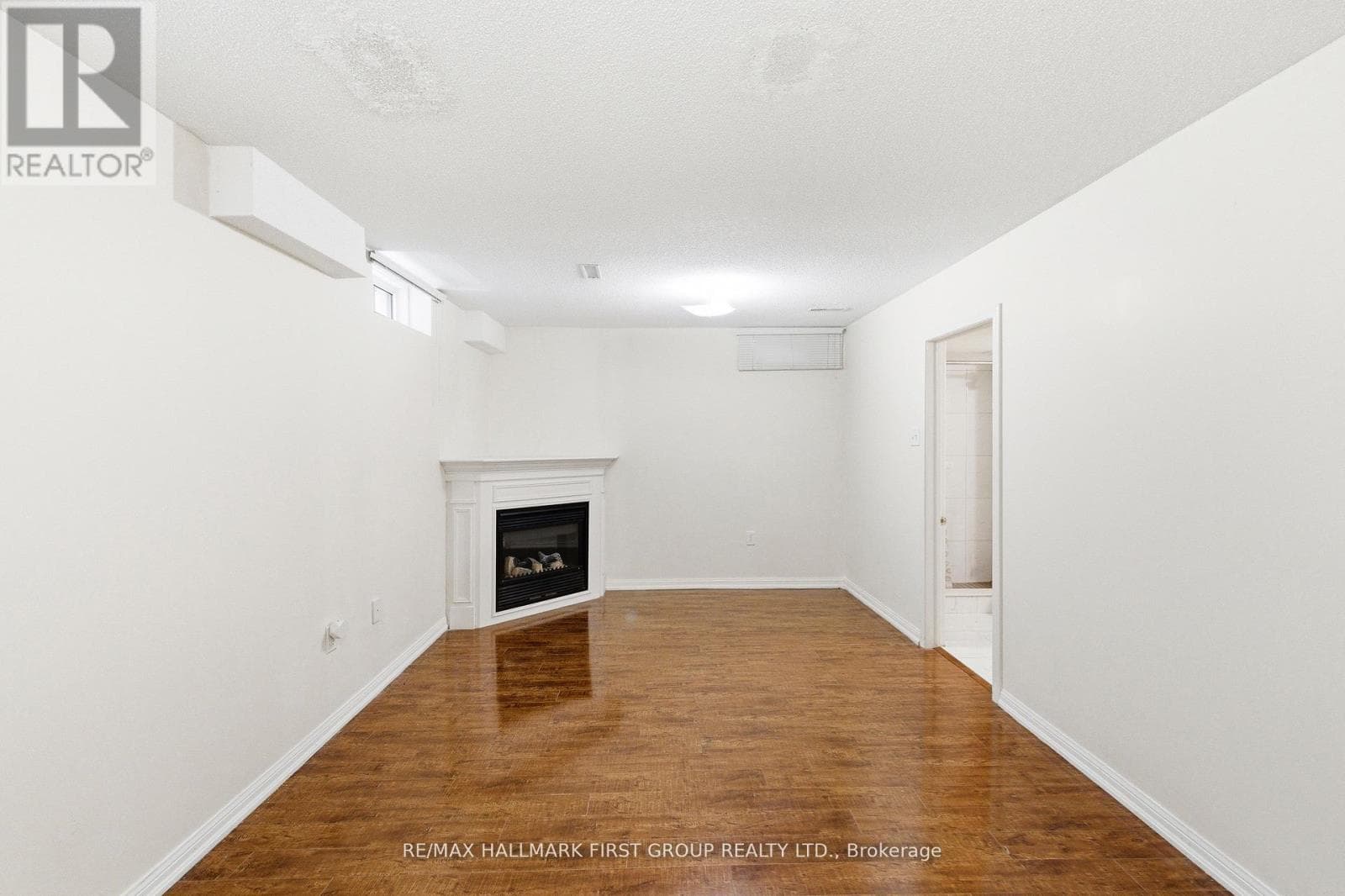 North Whitby 3+1 detached-link with separate-entrance basement near 401/407 20