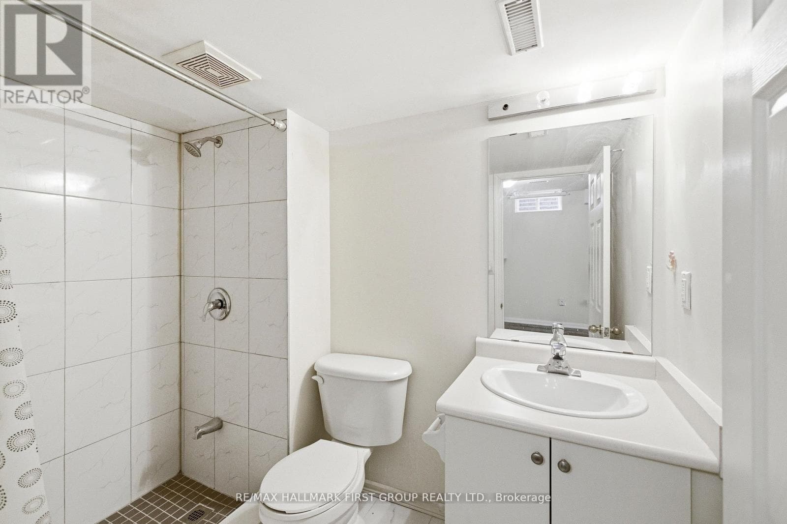 North Whitby 3+1 detached-link with separate-entrance basement near 401/407 21