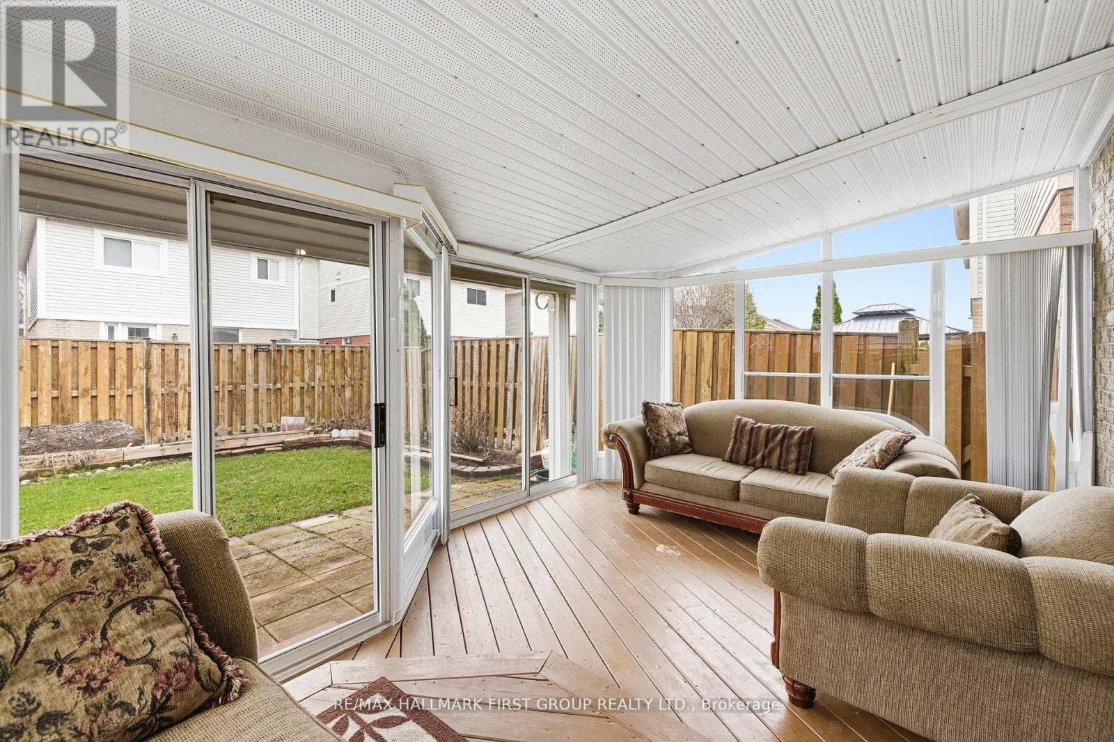 North Whitby 3+1 detached-link with separate-entrance basement near 401/407 23