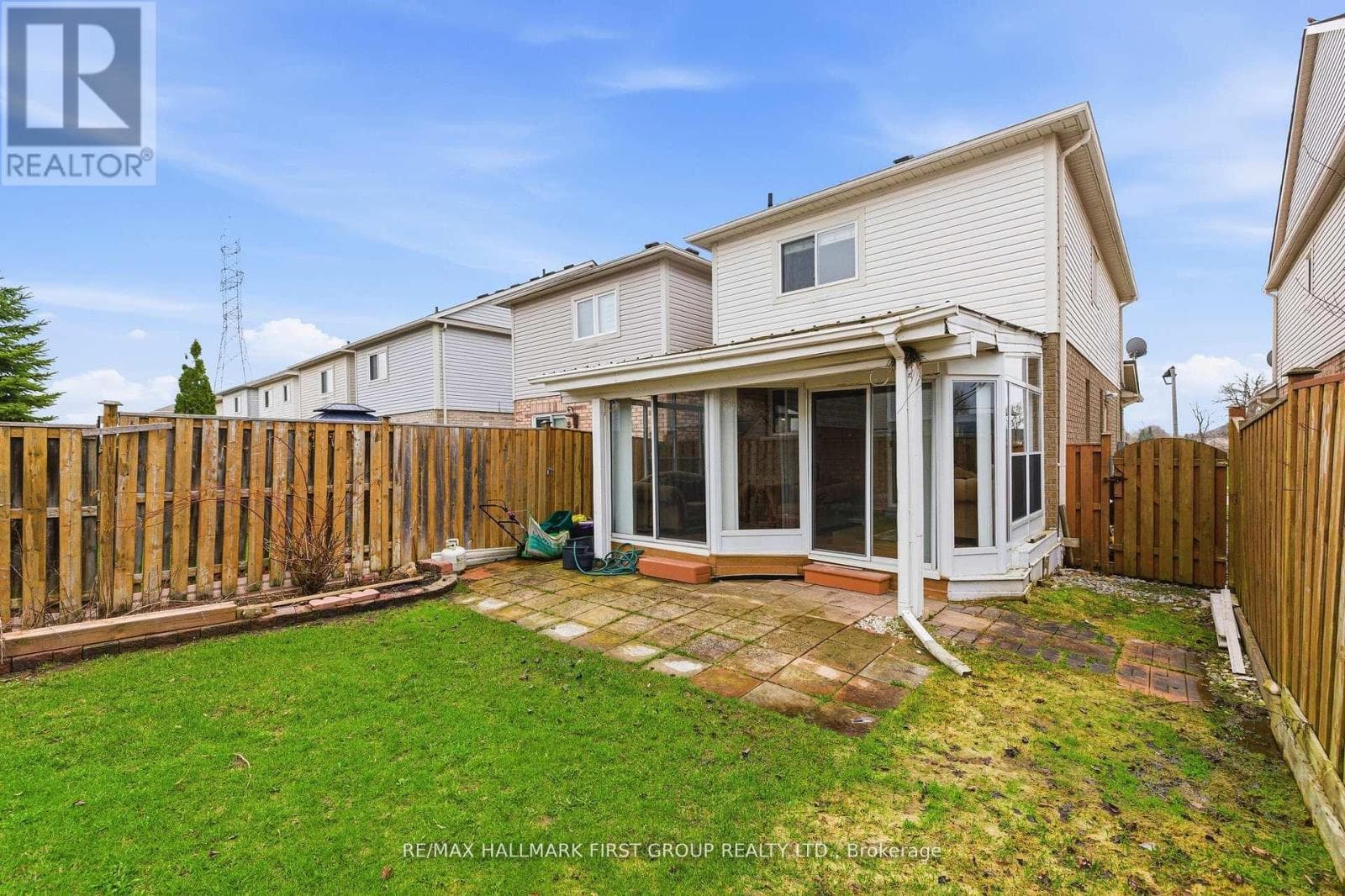 North Whitby 3+1 detached-link with separate-entrance basement near 401/407 25