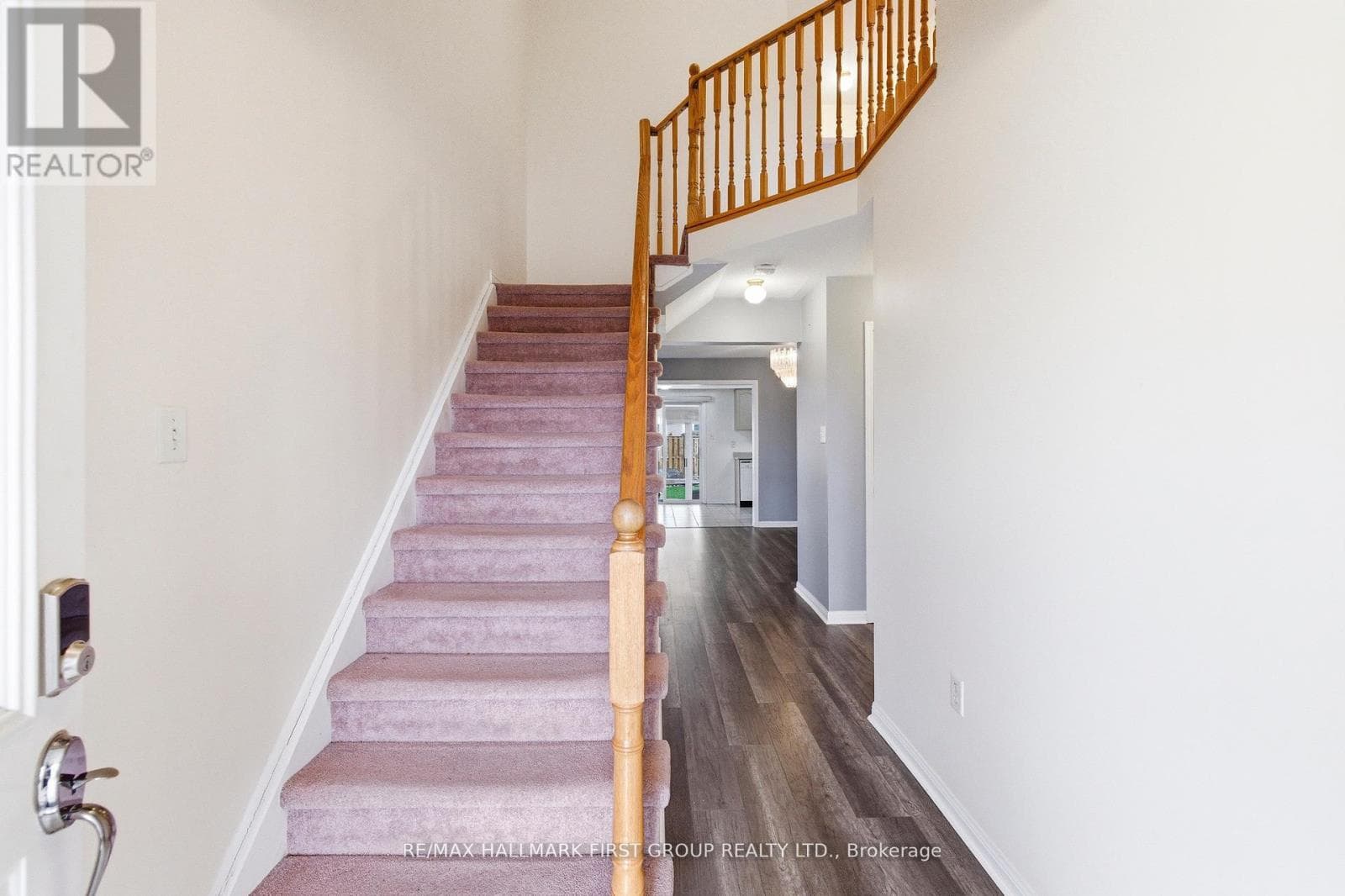 North Whitby 3+1 detached-link with separate-entrance basement near 401/407 4