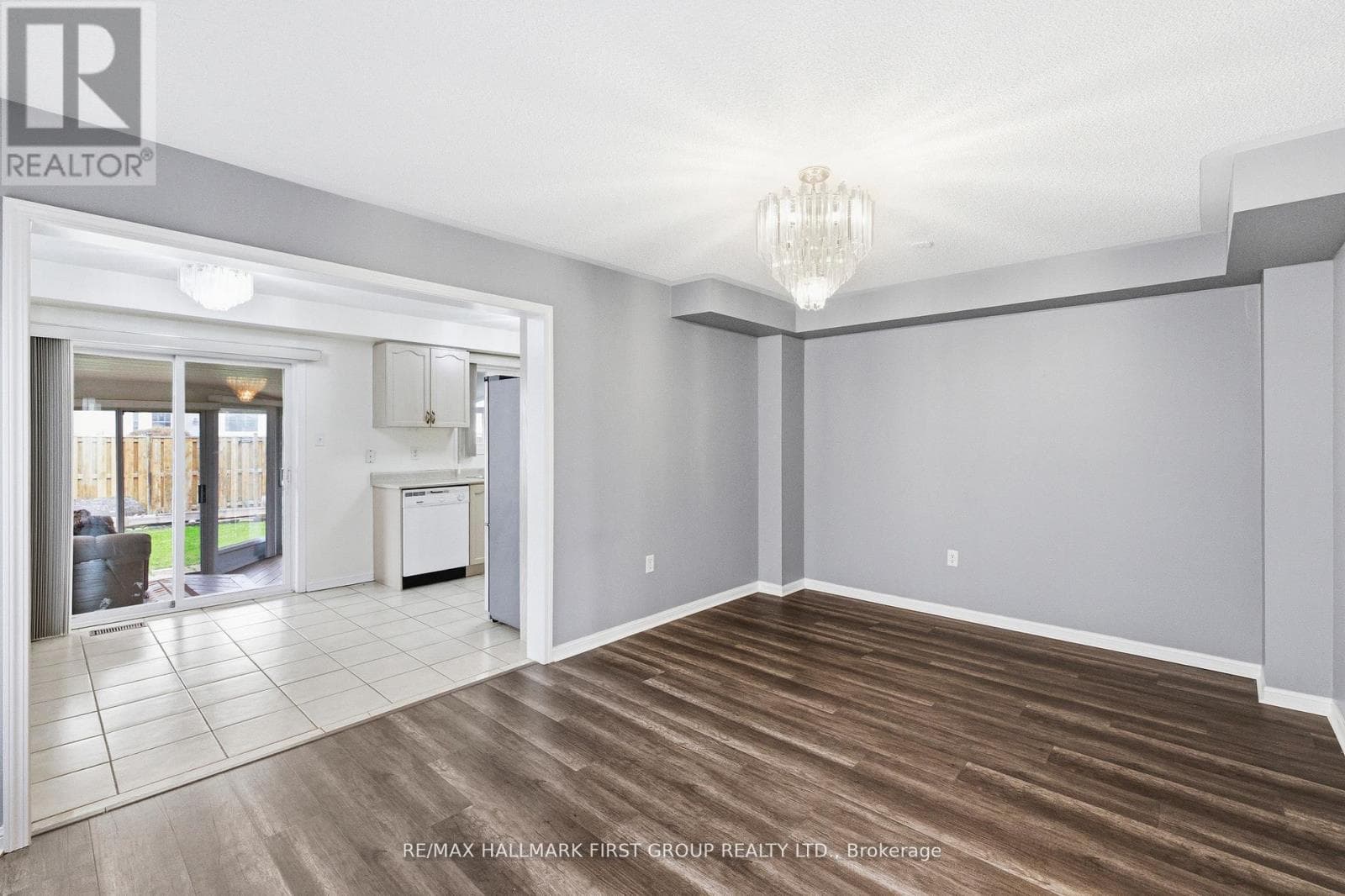 North Whitby 3+1 detached-link with separate-entrance basement near 401/407 6