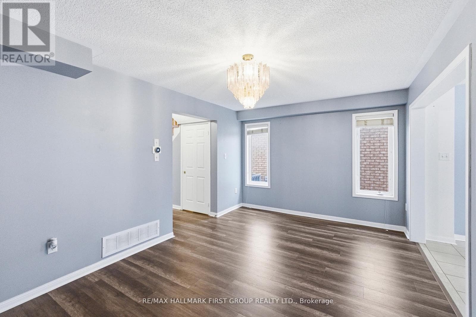 North Whitby 3+1 detached-link with separate-entrance basement near 401/407 7