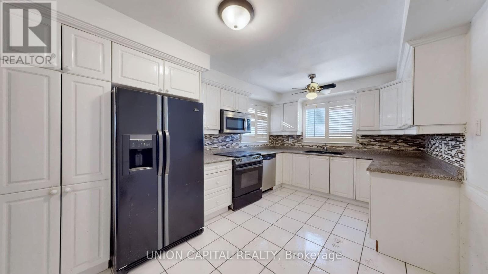 5-level backsplit in Rouge Hill with in-law suite potential, listed at $979,900 10