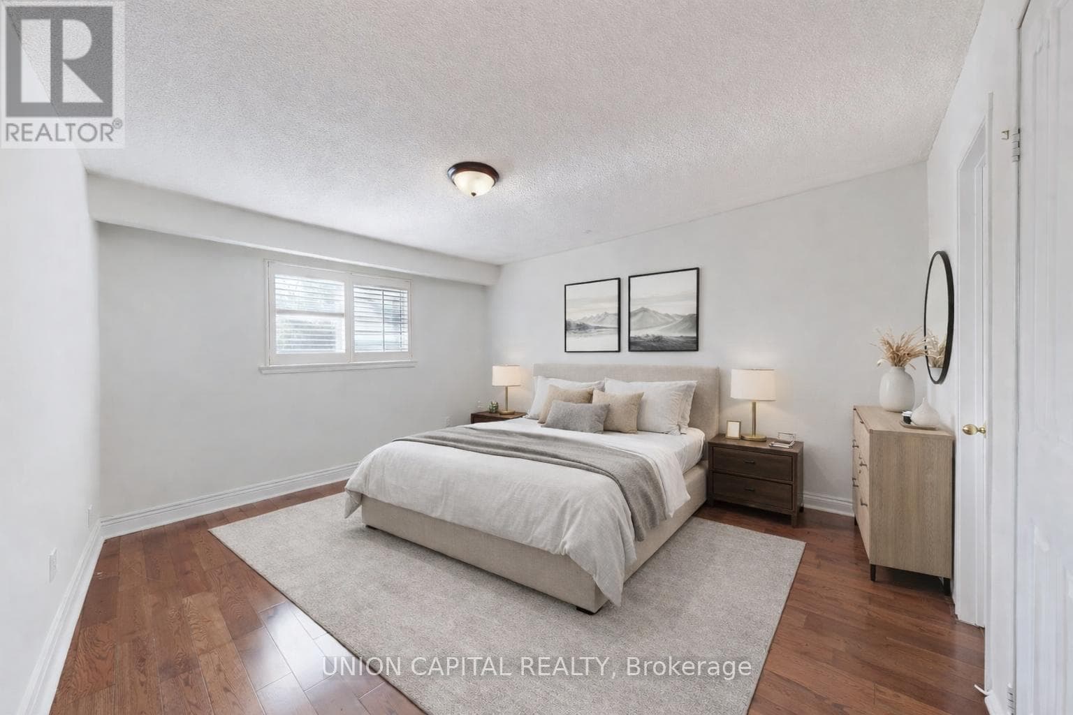 5-level backsplit in Rouge Hill with in-law suite potential, listed at $979,900 13