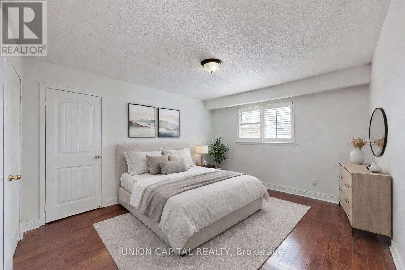5-level backsplit in Rouge Hill with in-law suite potential, listed at $979,900 14