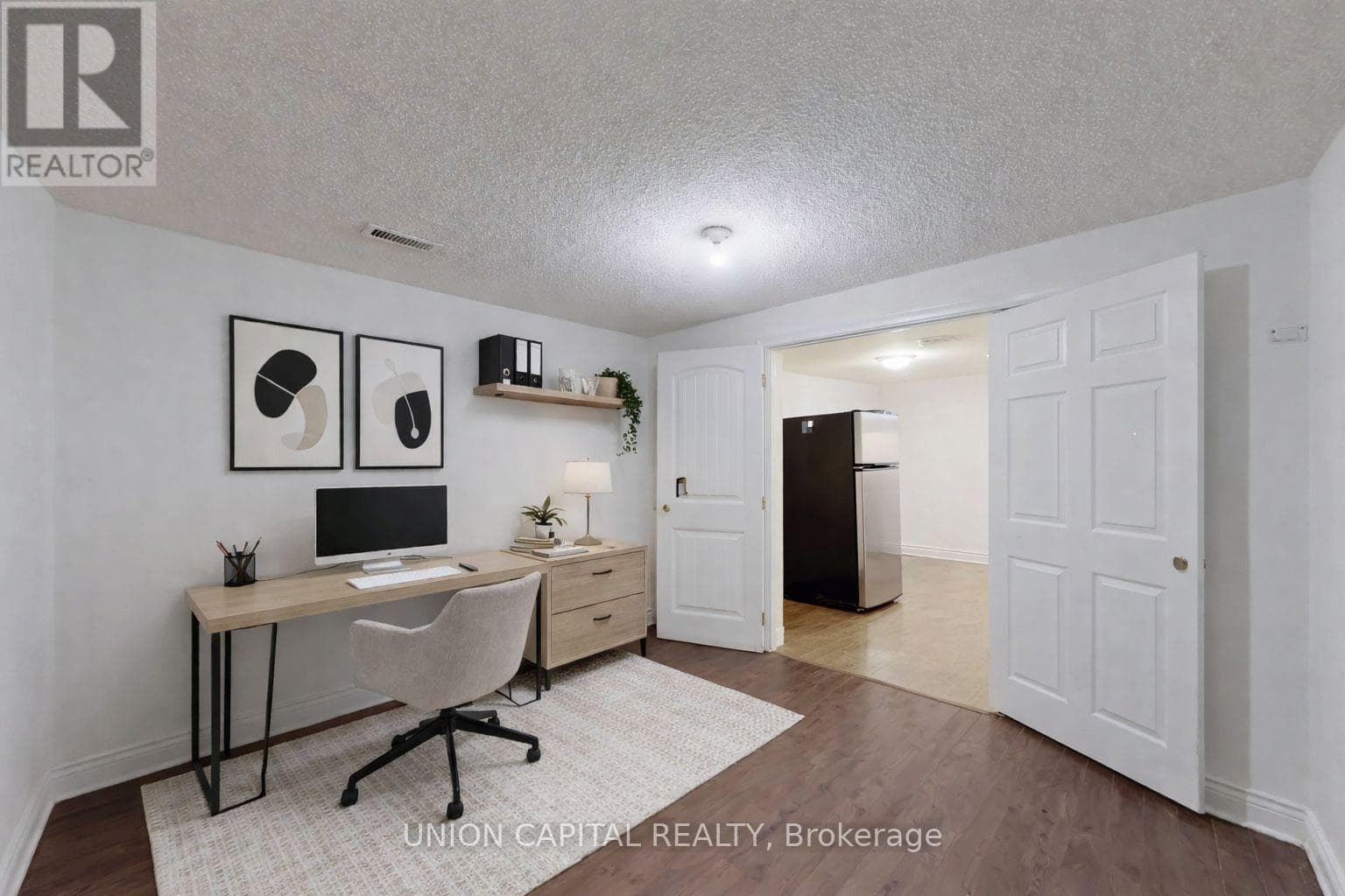 5-level backsplit in Rouge Hill with in-law suite potential, listed at $979,900 19