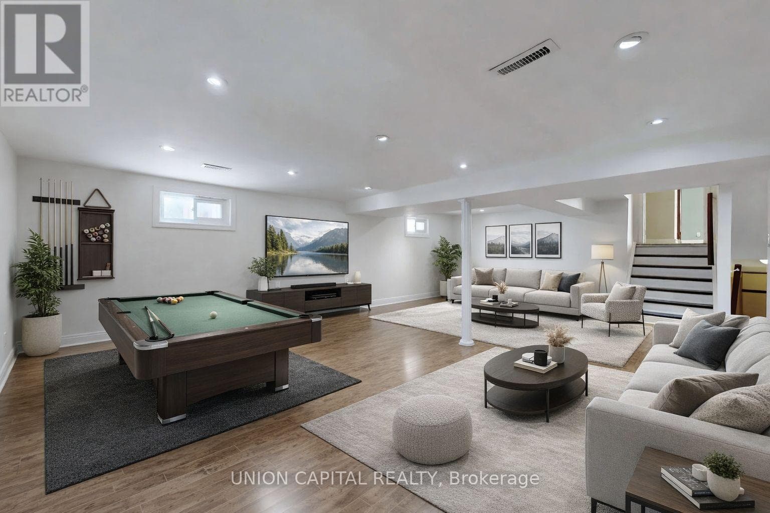5-level backsplit in Rouge Hill with in-law suite potential, listed at $979,900 23