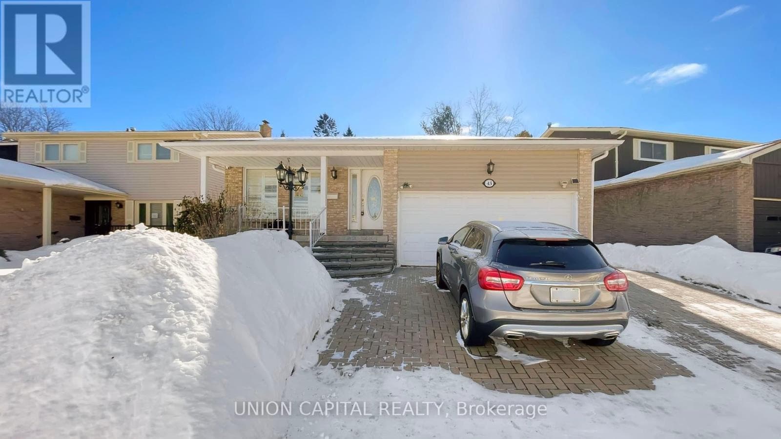 5-level backsplit in Rouge Hill with in-law suite potential, listed at $979,900 3