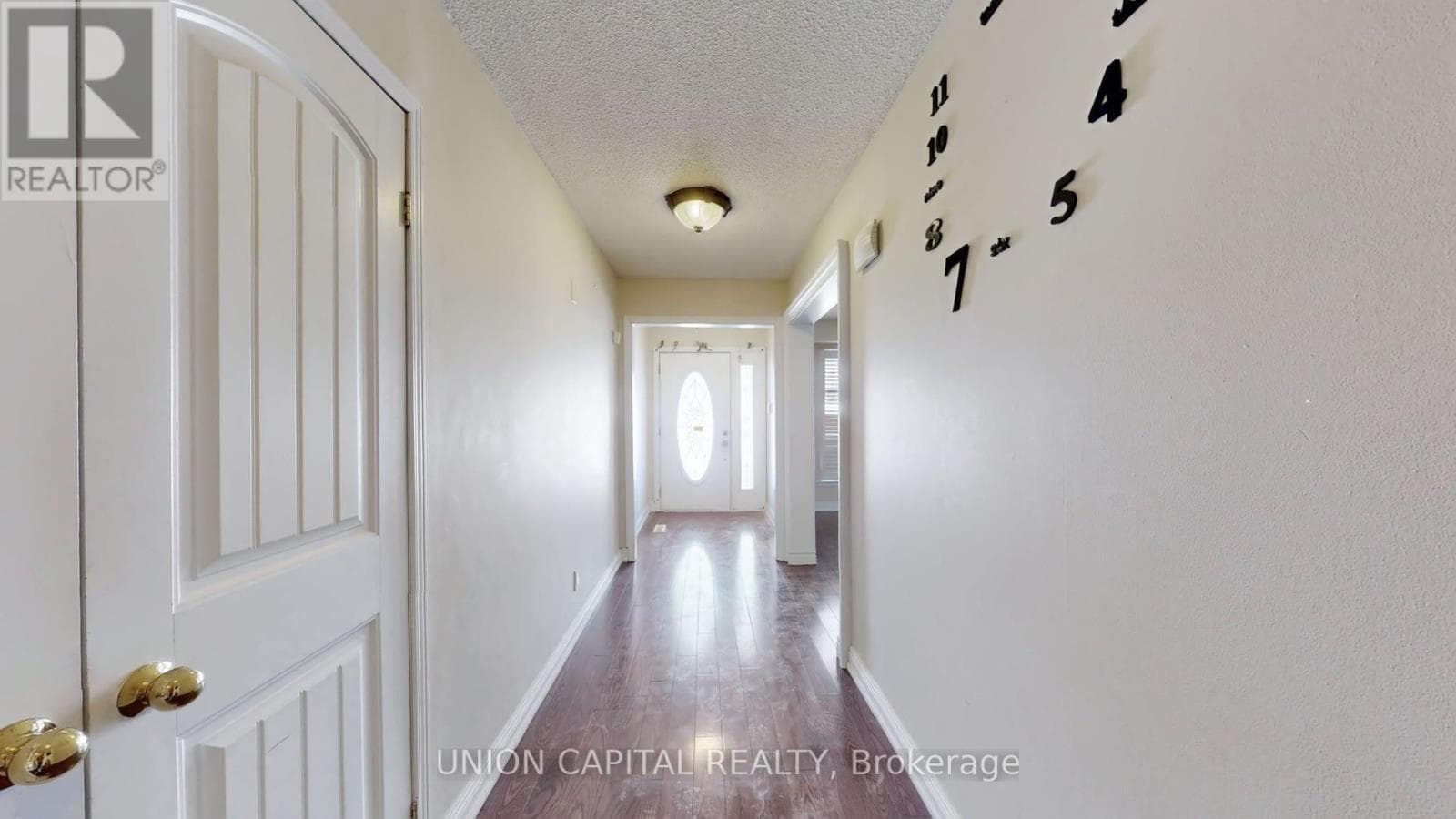 5-level backsplit in Rouge Hill with in-law suite potential, listed at $979,900 7
