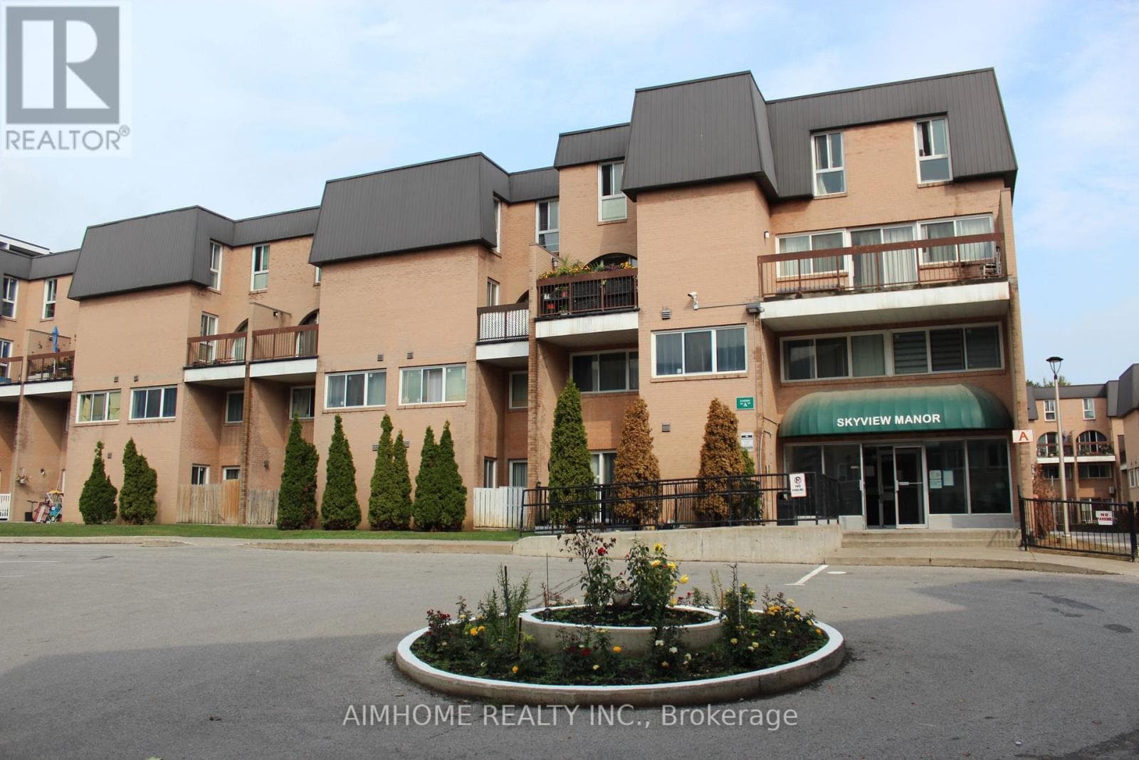 4-Bed Corner Townhome in Morningside, Estimated 7.17% Cap Rate Near UTSC