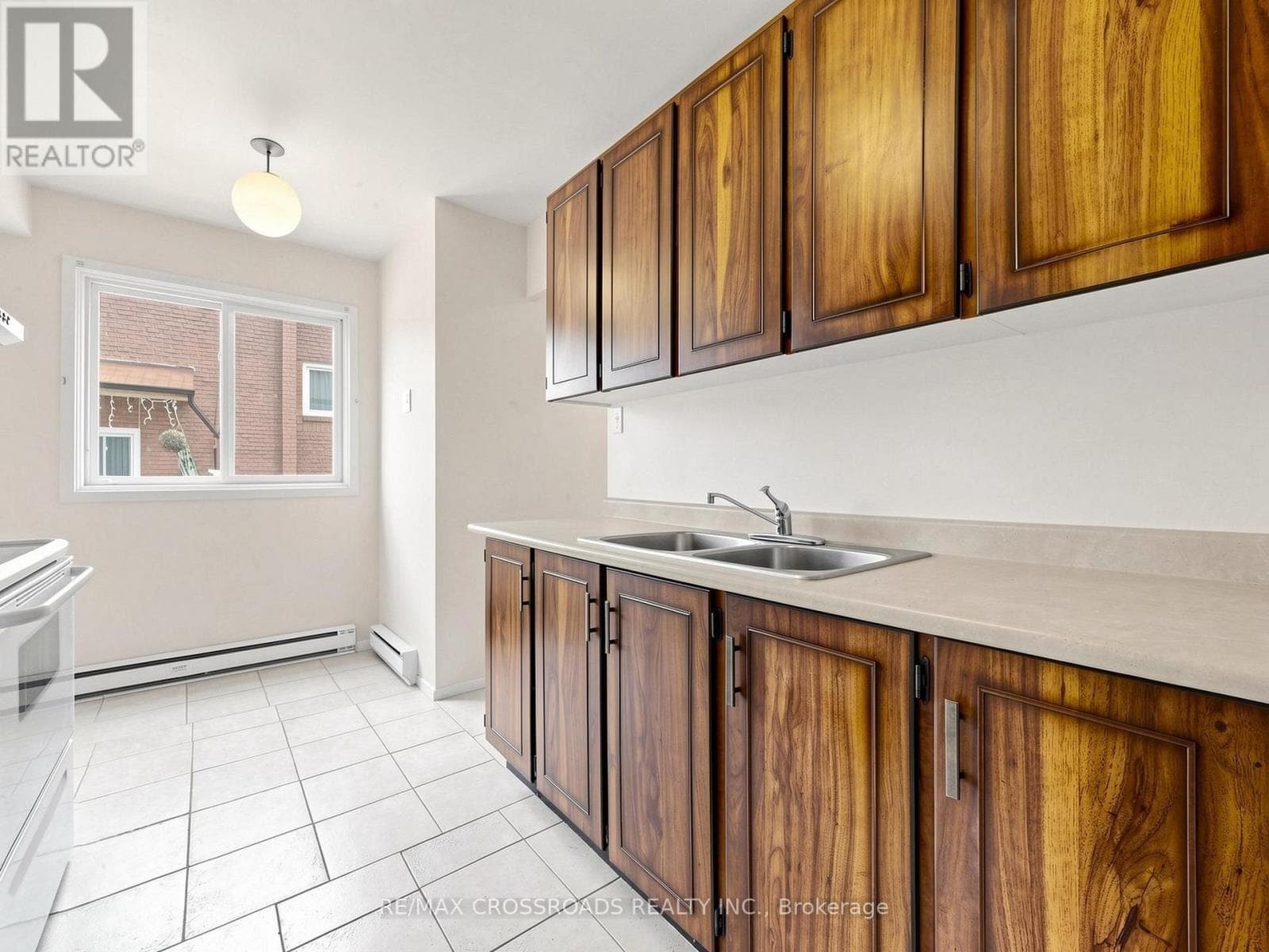 Corner condo townhouse in Scarborough Village with value-add renovation upside 10