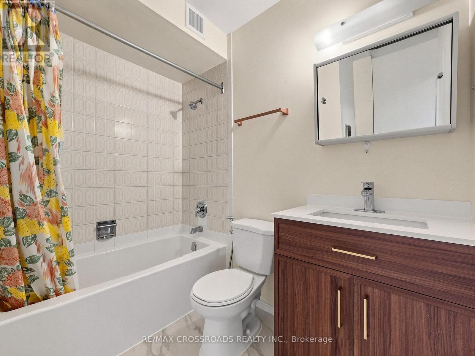 Corner condo townhouse in Scarborough Village with value-add renovation upside 18