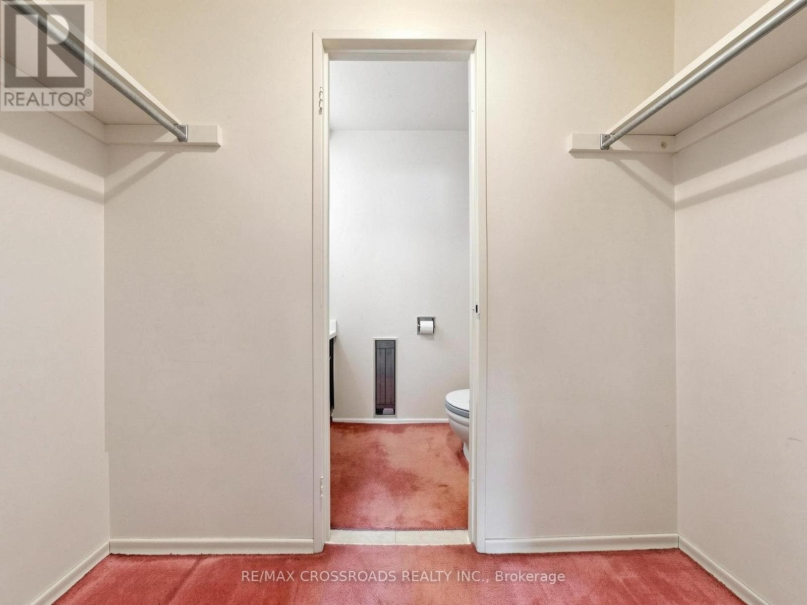 Corner condo townhouse in Scarborough Village with value-add renovation upside 22