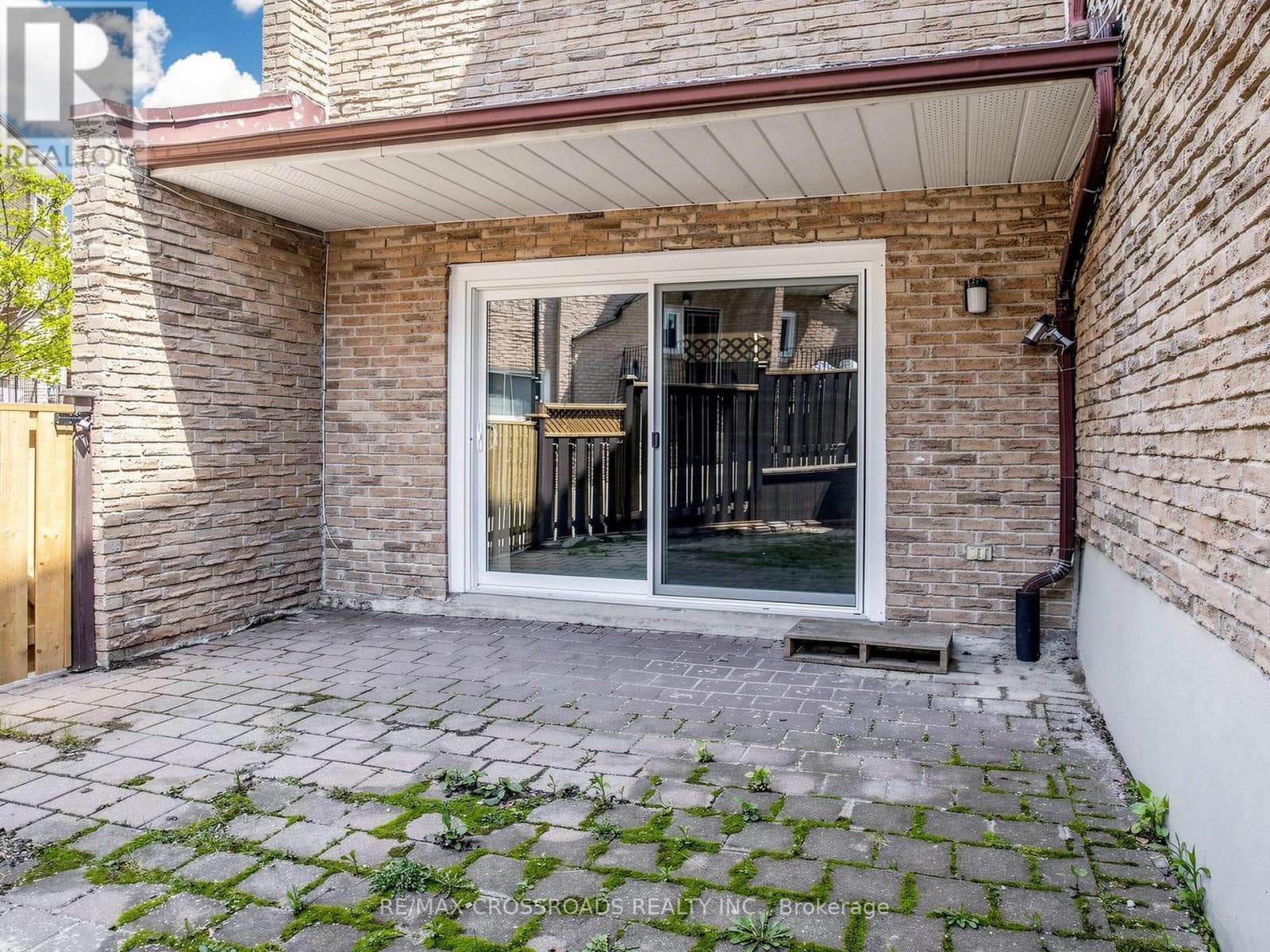 Corner condo townhouse in Scarborough Village with value-add renovation upside 29