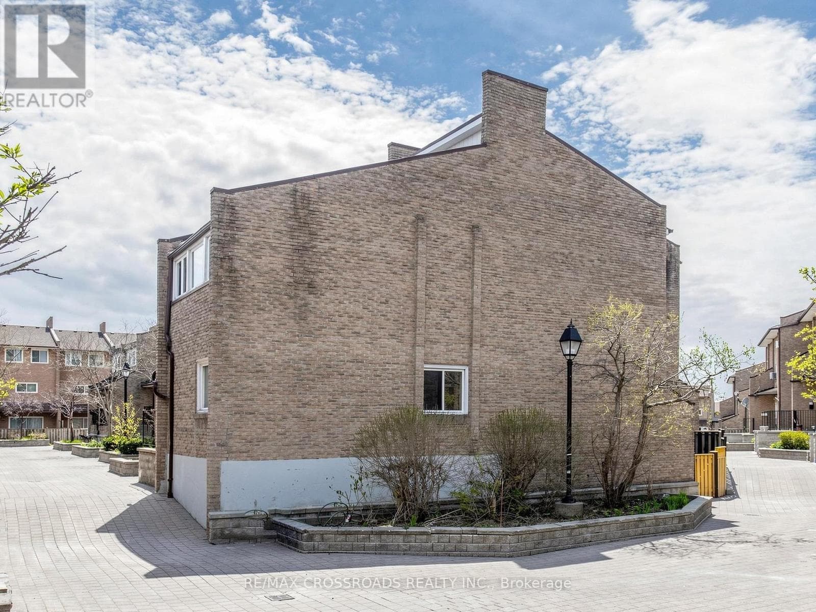 Corner condo townhouse in Scarborough Village with value-add renovation upside 32