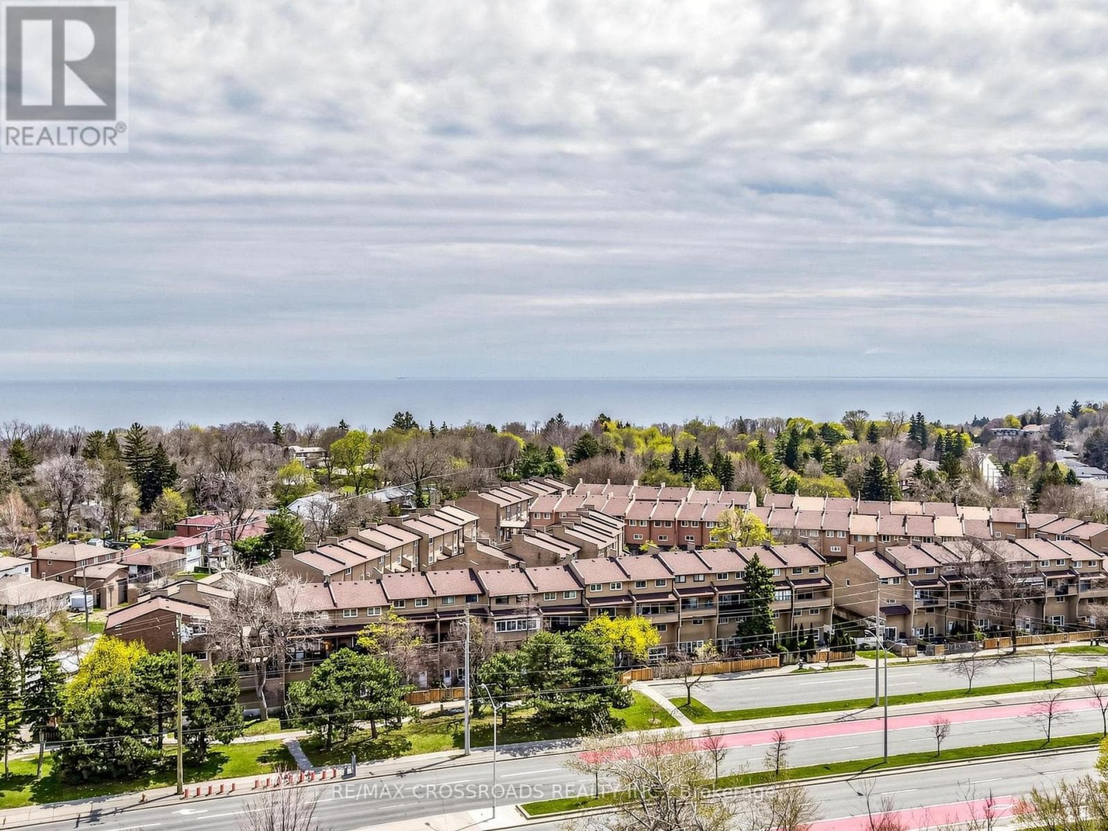 Corner condo townhouse in Scarborough Village with value-add renovation upside 36