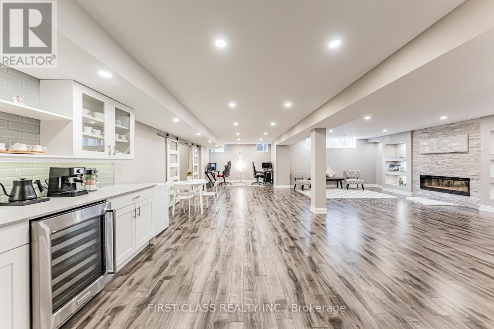 Rosehaven bungaloft in Oakville's Glenorchy with permitted plans for income suite 43