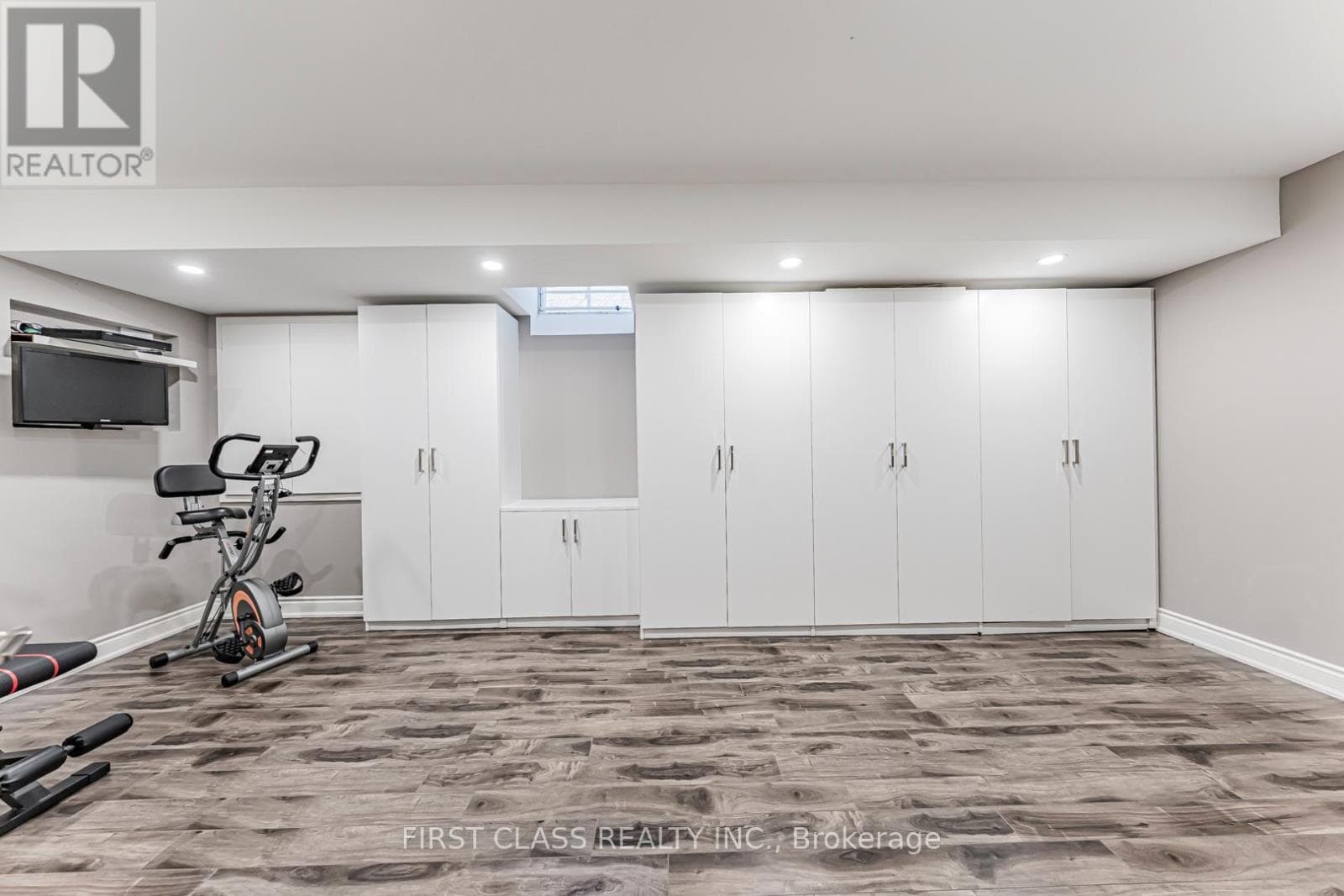 Rosehaven bungaloft in Oakville's Glenorchy with permitted plans for income suite 44