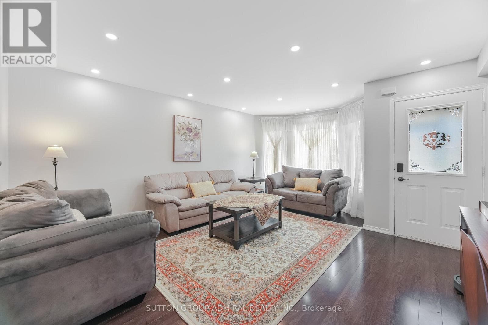 Renovated 3+1 link detached in Bayview Glen with legal-style basement suite, walk to Langstaff GO 6