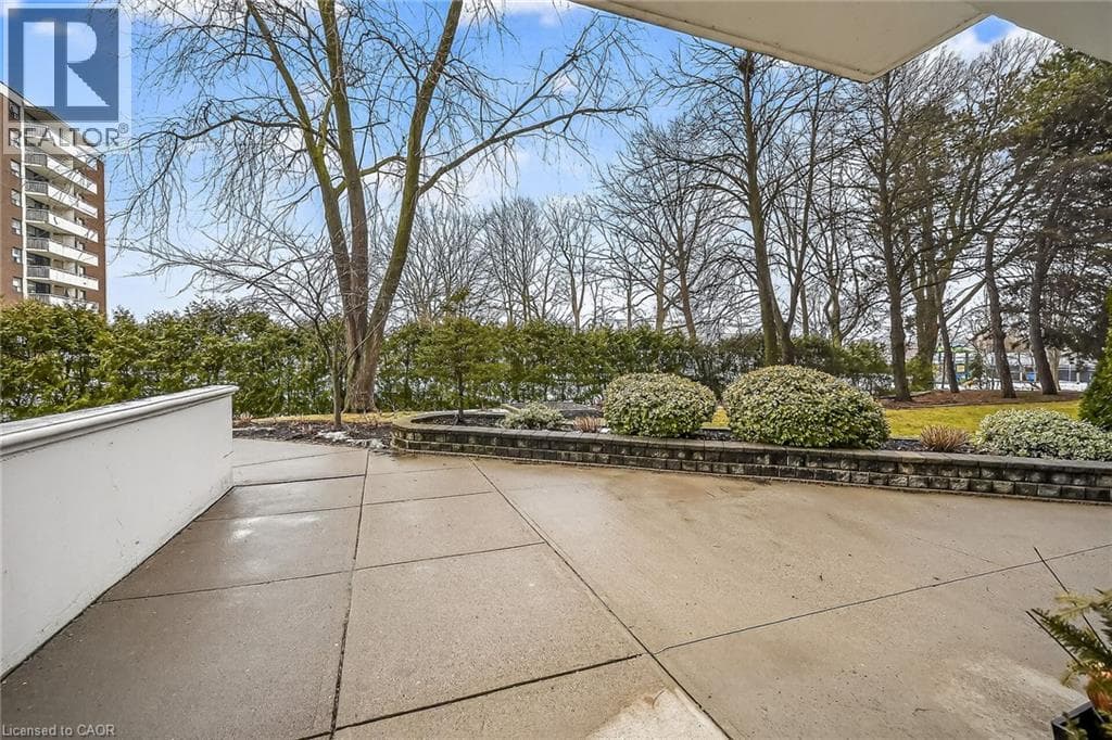 Renovated 2-bed corner condo in Kerr Village, steps to Lake Ontario, listed at $499,999 43