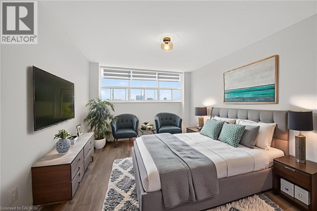 Renovated 2-bed corner condo in Kerr Village, steps to Lake Ontario, listed at $499,999 6