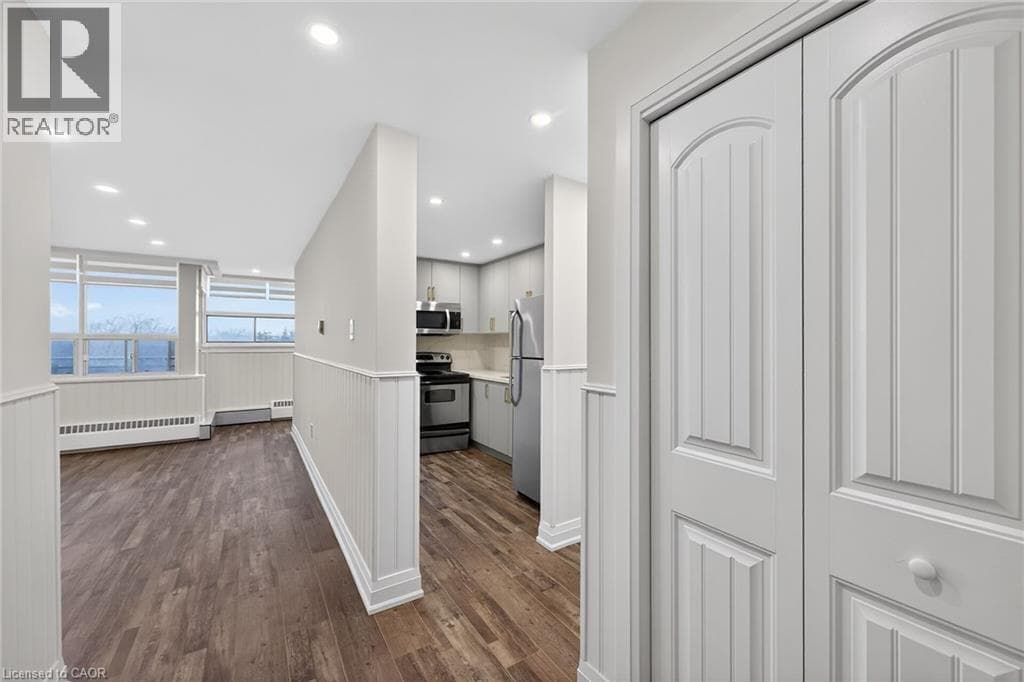 Renovated 2-bed corner condo in Kerr Village, steps to Lake Ontario, listed at $499,999 8