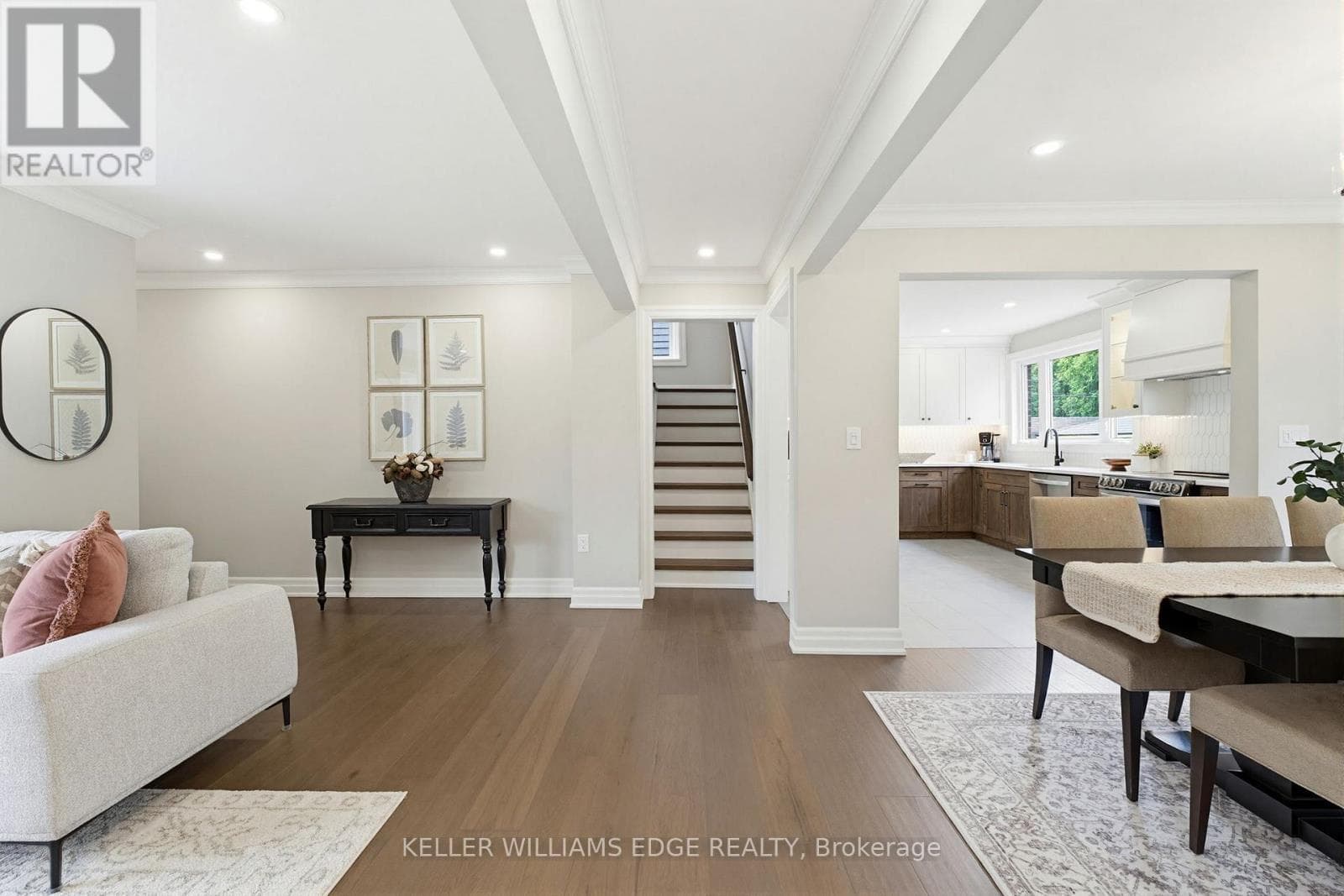 Renovated Burlington Brant detached with separate basement suite, walk to downtown 11