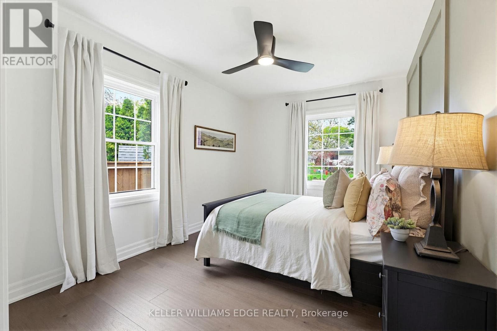 Renovated Burlington Brant detached with separate basement suite, walk to downtown 18