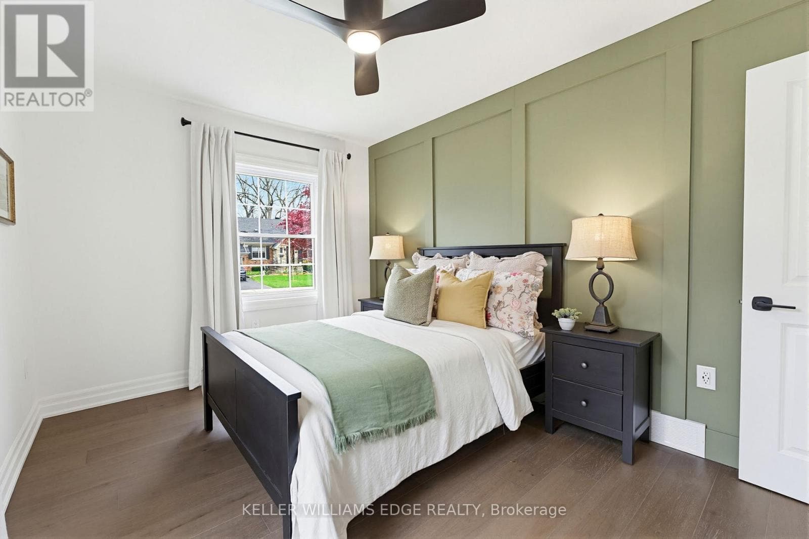 Renovated Burlington Brant detached with separate basement suite, walk to downtown 19
