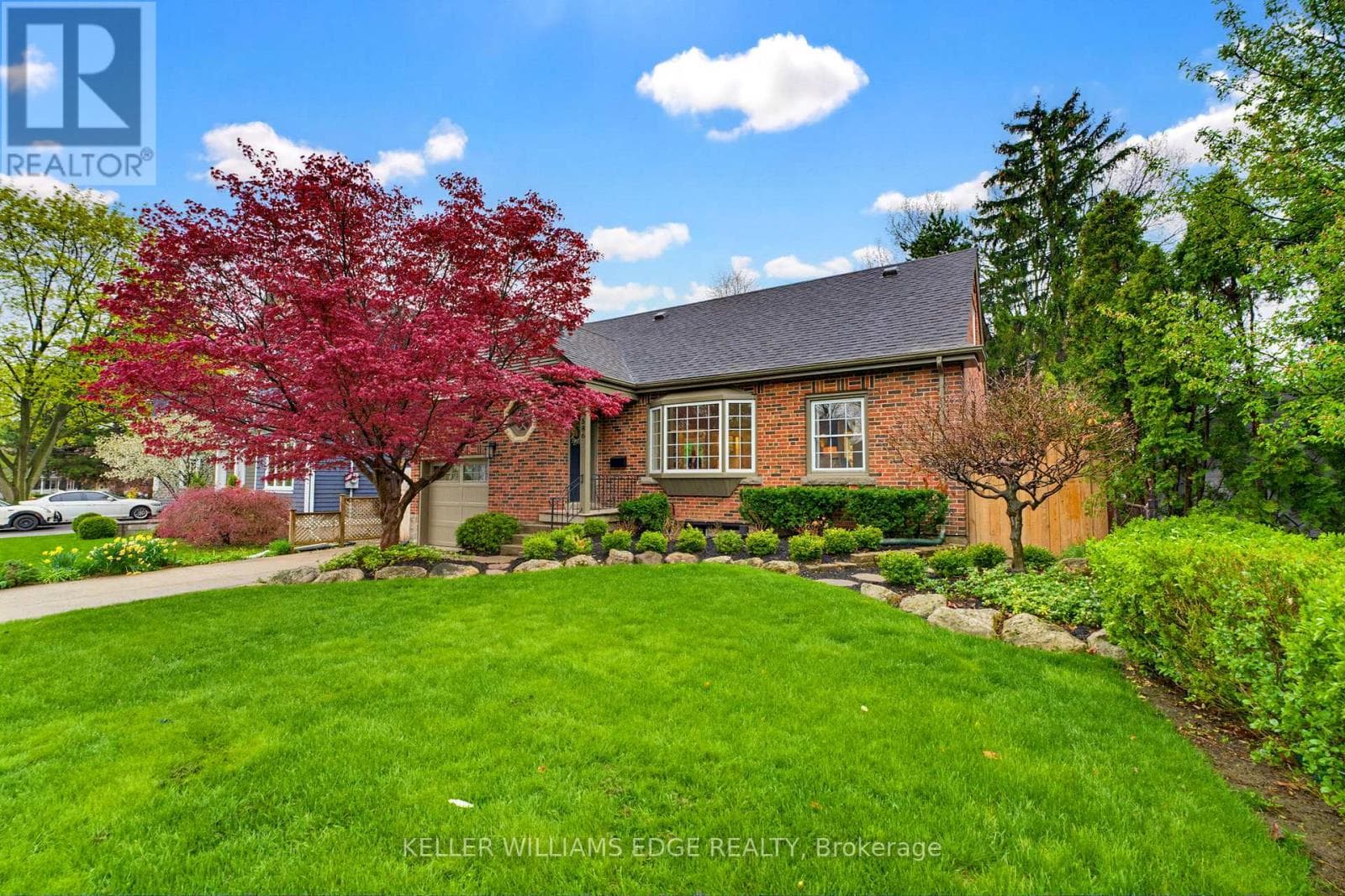 Renovated Burlington Brant detached with separate basement suite, walk to downtown 2