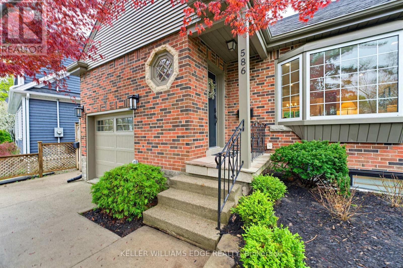 Renovated Burlington Brant detached with separate basement suite, walk to downtown 3