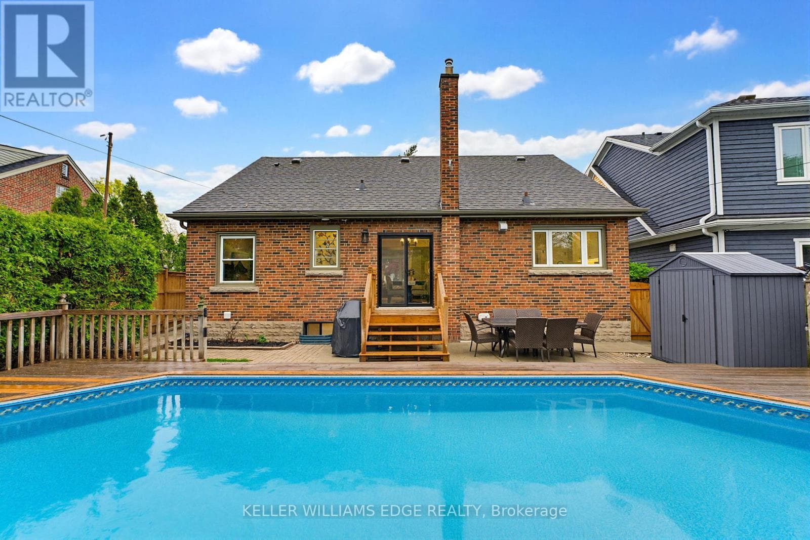 Renovated Burlington Brant detached with separate basement suite, walk to downtown 38