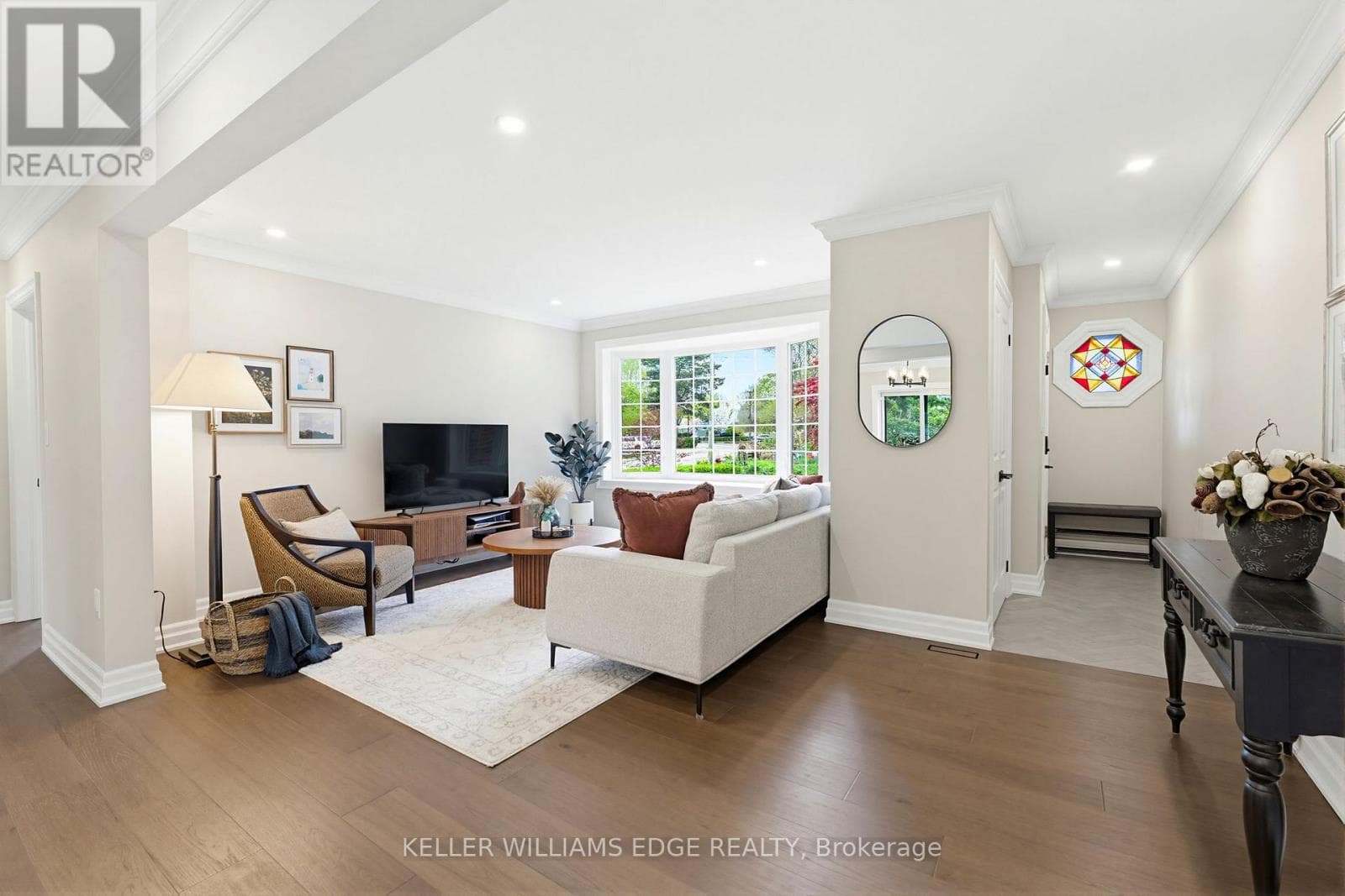 Renovated Burlington Brant detached with separate basement suite, walk to downtown 4