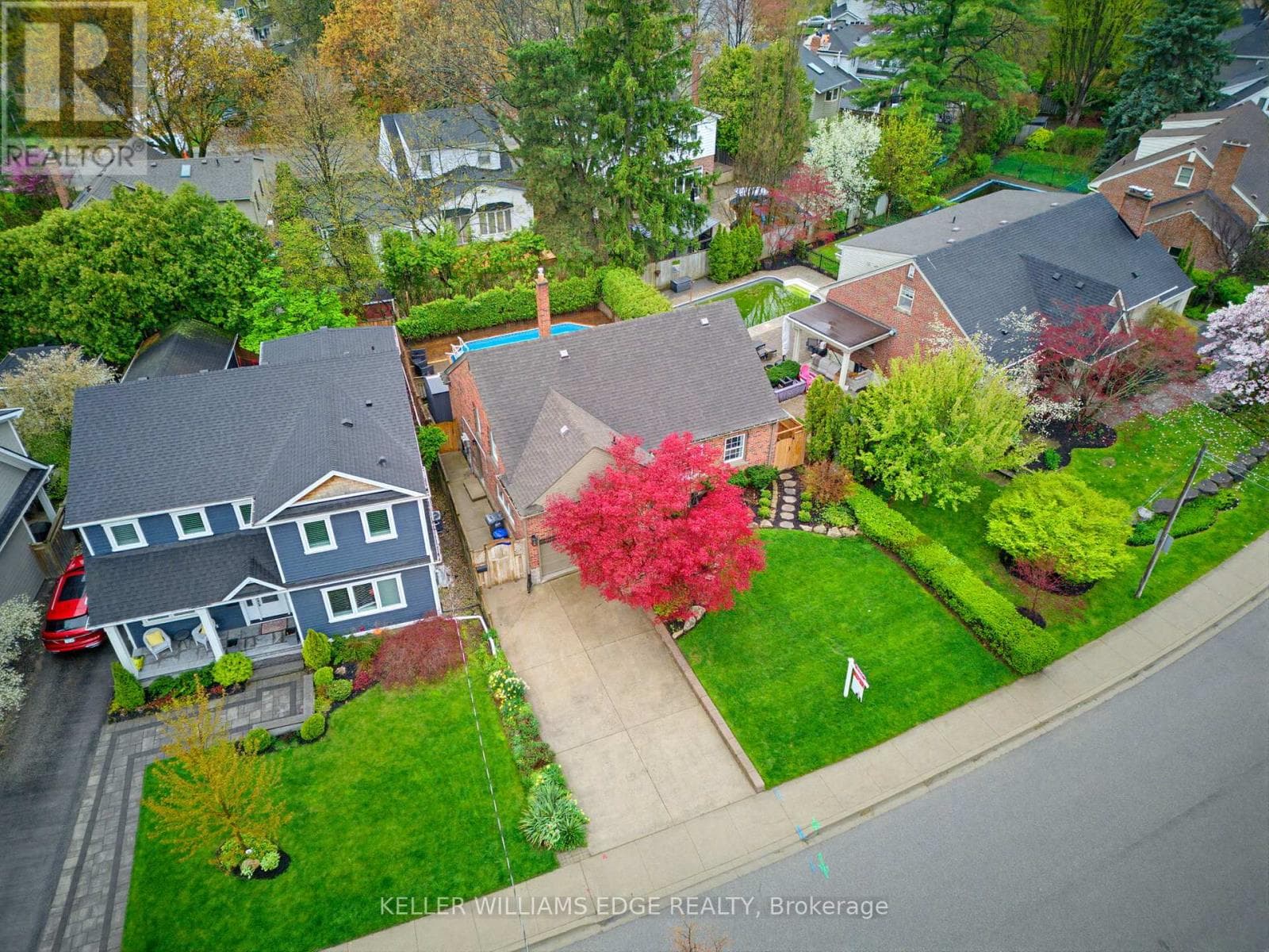 Renovated Burlington Brant detached with separate basement suite, walk to downtown 43