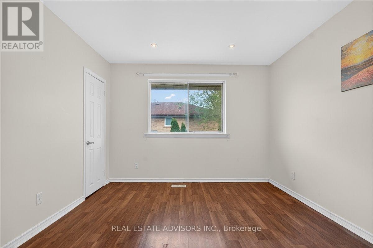 Large Brampton East bungalow with separate side entrance and second basement kitchen 14