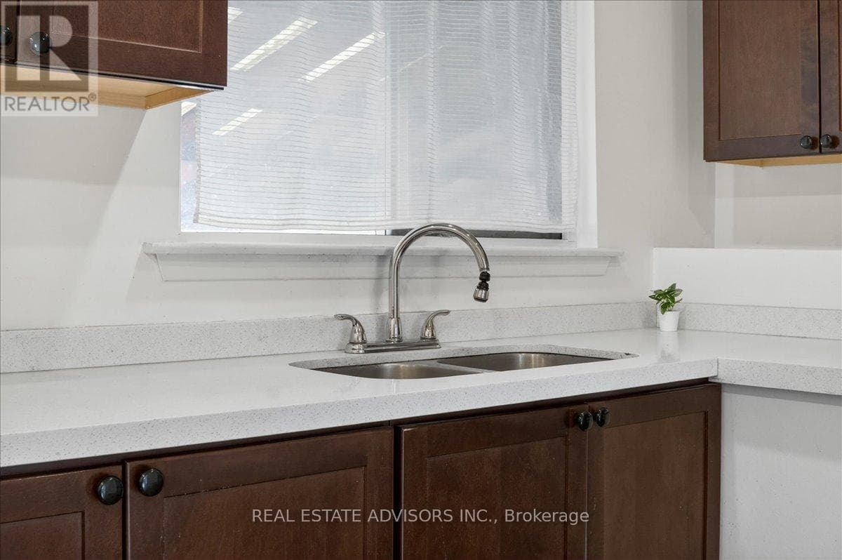 Large Brampton East bungalow with separate side entrance and second basement kitchen 15