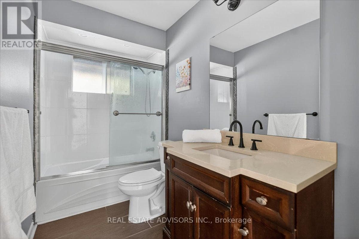 Large Brampton East bungalow with separate side entrance and second basement kitchen 19