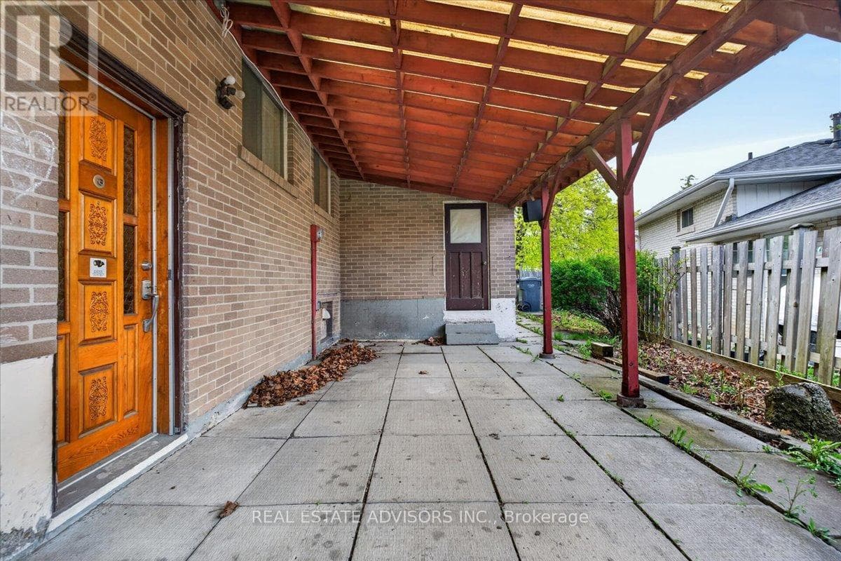 Large Brampton East bungalow with separate side entrance and second basement kitchen 37