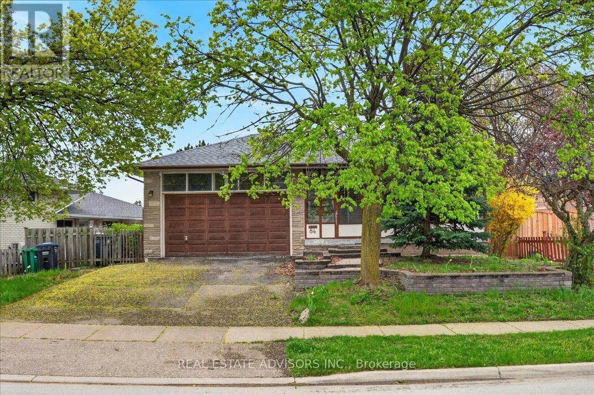 Large Brampton East bungalow with separate side entrance and second basement kitchen 40