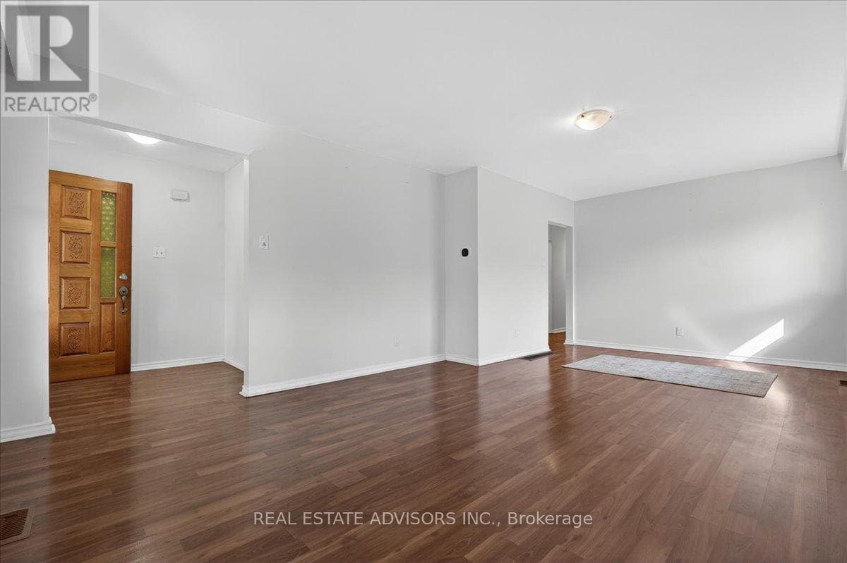 Large Brampton East bungalow with separate side entrance and second basement kitchen 9