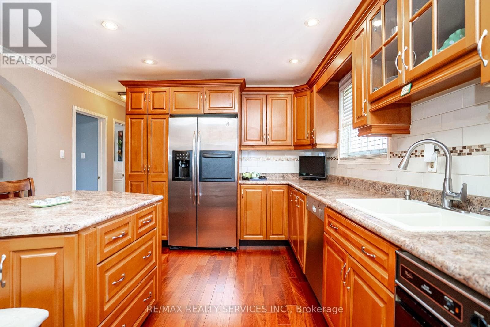 Renovated Brampton South bungalow with side entrance and finished basement, listed at $949,000 15