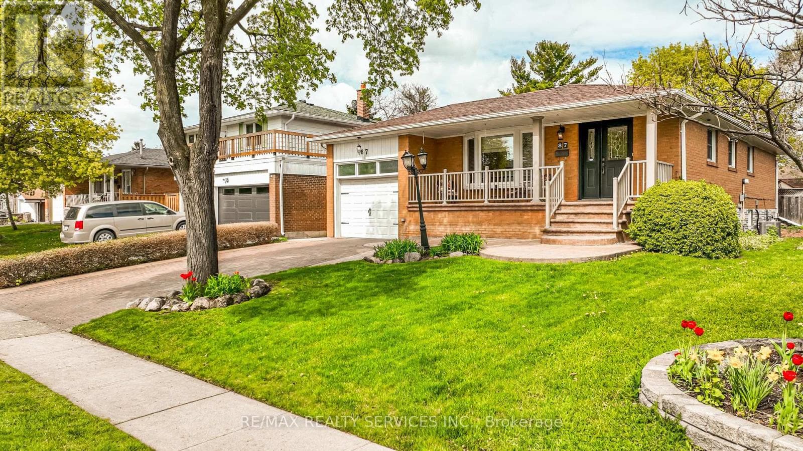 Renovated Brampton South bungalow with side entrance and finished basement, listed at $949,000 2