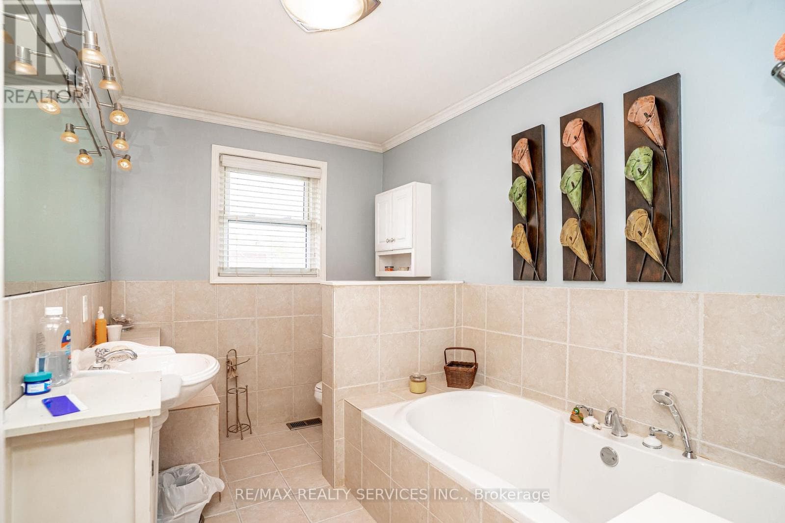 Renovated Brampton South bungalow with side entrance and finished basement, listed at $949,000 24