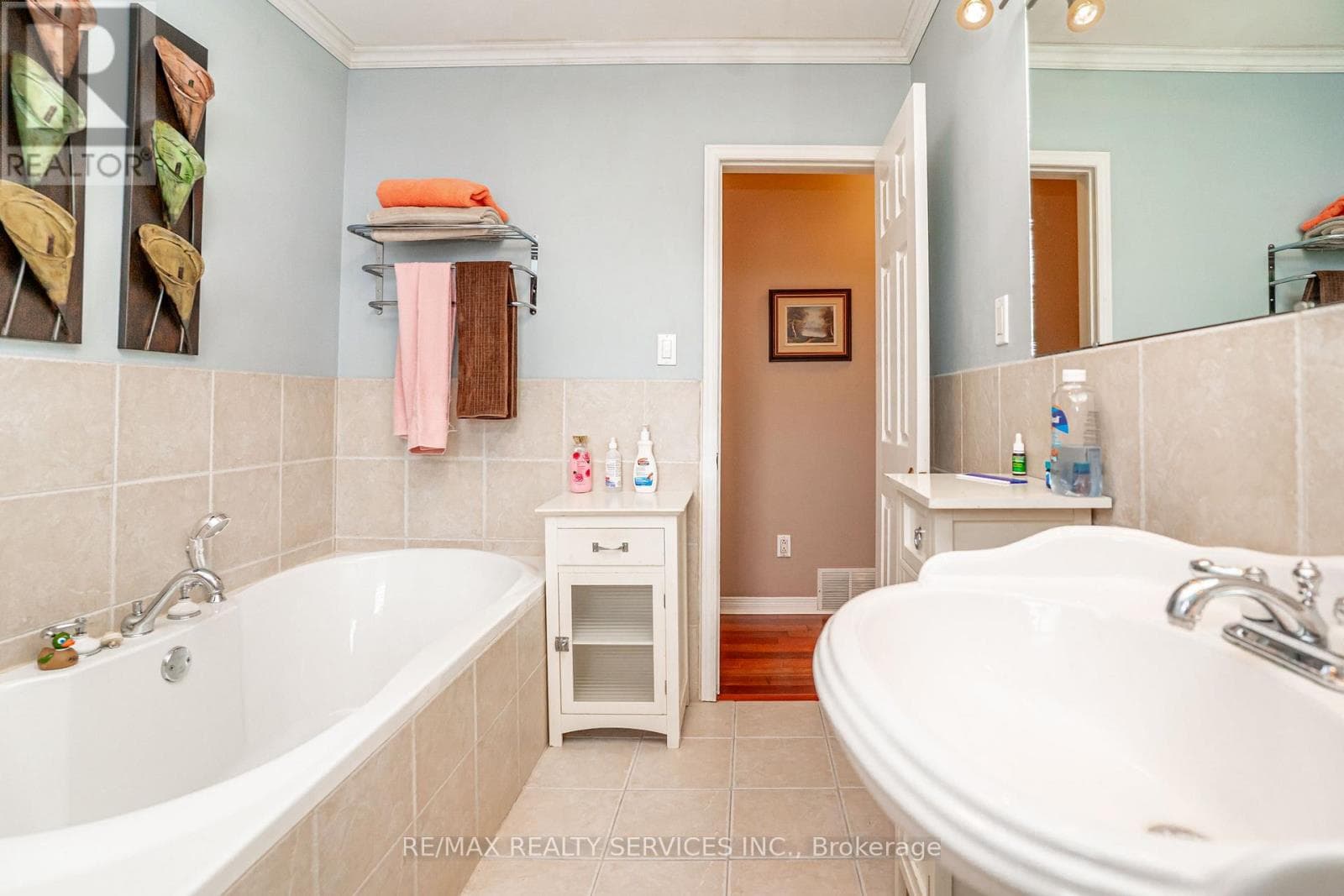 Renovated Brampton South bungalow with side entrance and finished basement, listed at $949,000 25