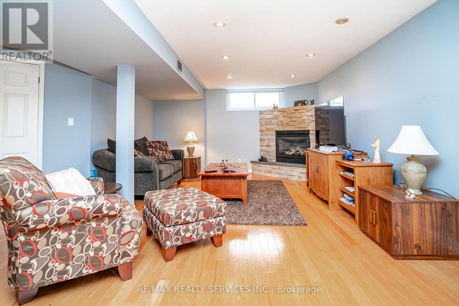 Renovated Brampton South bungalow with side entrance and finished basement, listed at $949,000 27