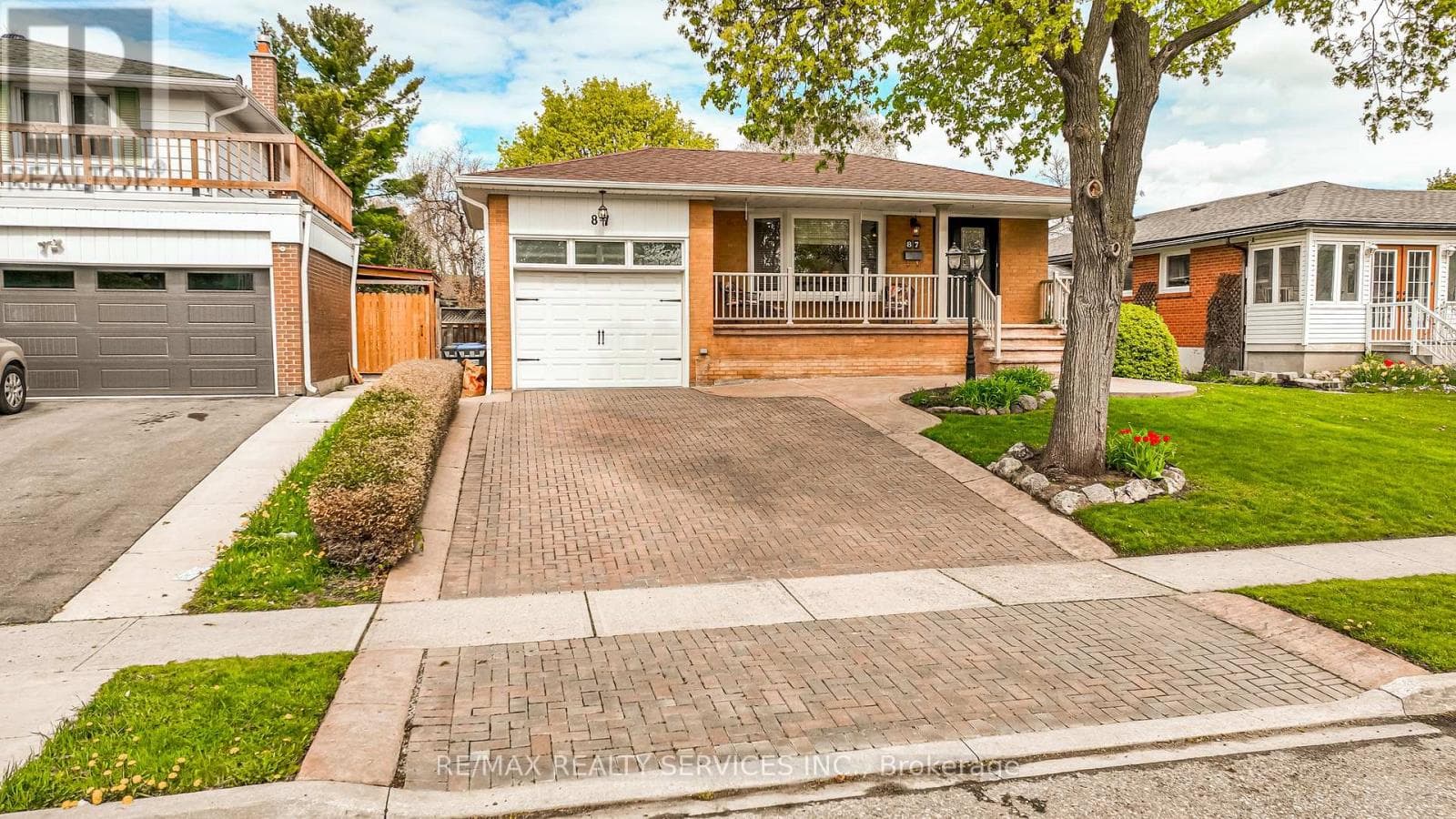 Renovated Brampton South bungalow with side entrance and finished basement, listed at $949,000 3