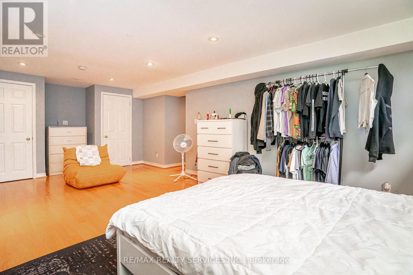 Renovated Brampton South bungalow with side entrance and finished basement, listed at $949,000 31