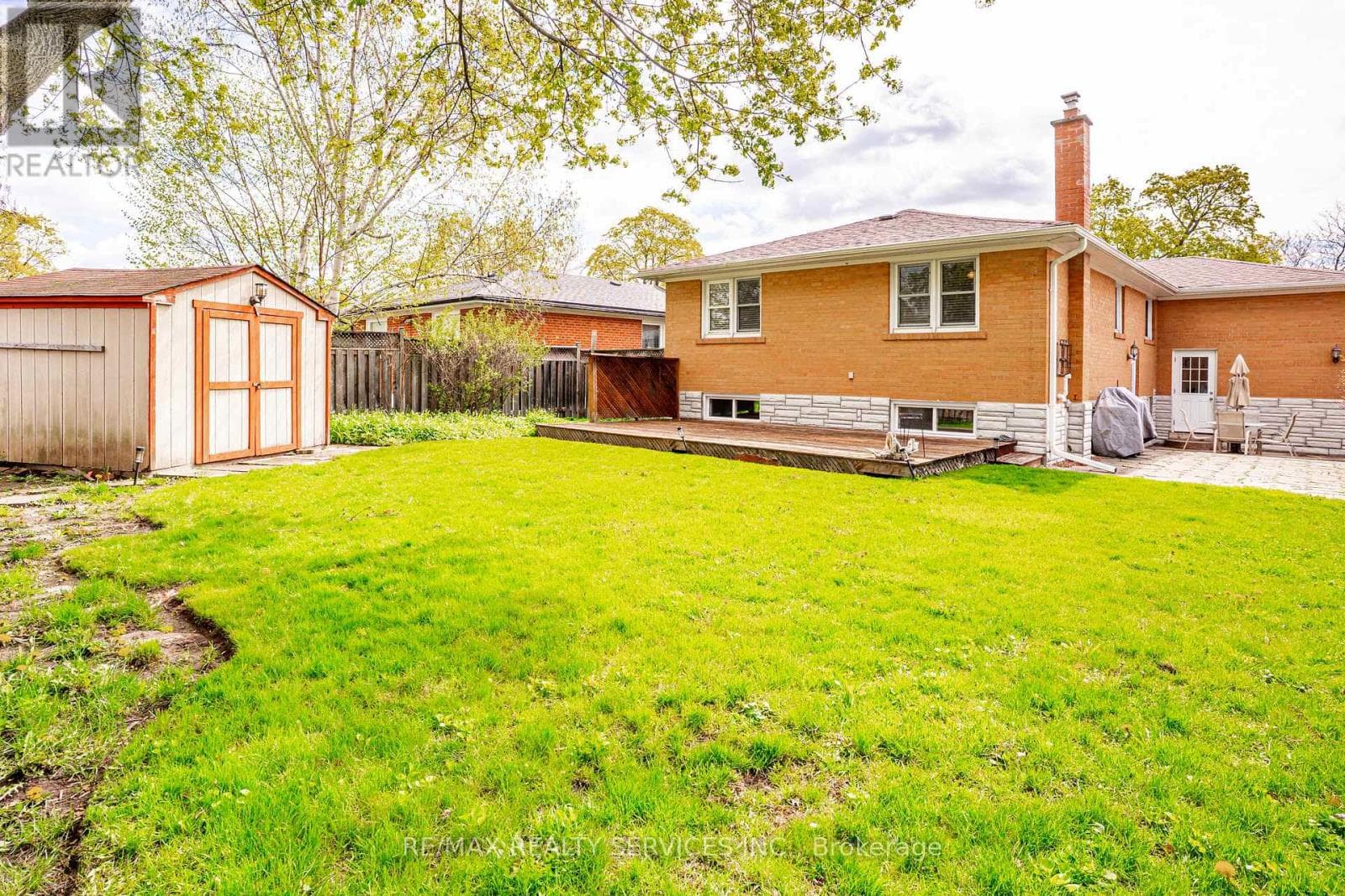 Renovated Brampton South bungalow with side entrance and finished basement, listed at $949,000 35